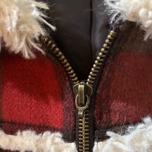 Stylish Plaid Pea Coat with Sherpa Trim - Picture 3 of 7